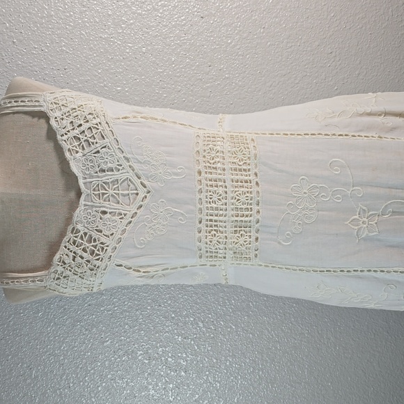 Yoana Baraschi Elegant Cream Lace Maxi Dress - Picture 2 of 11